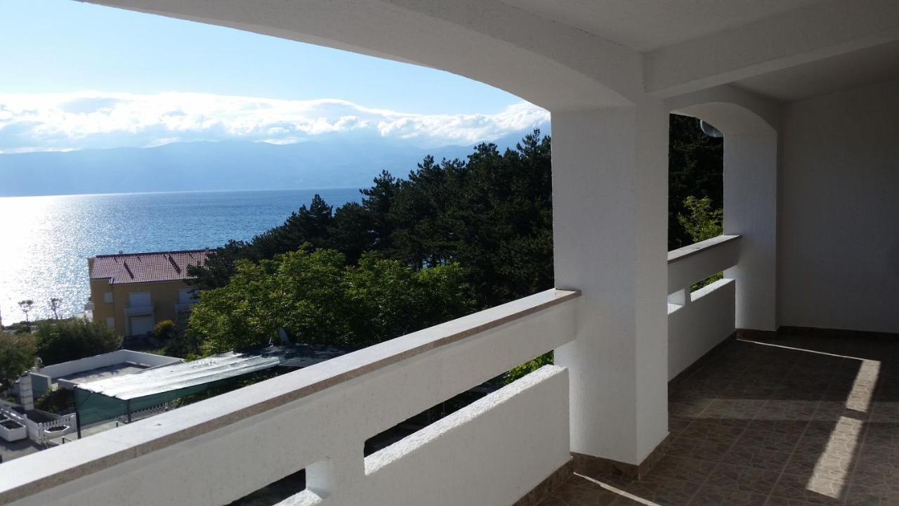 Apartmani Lisac Baska  Exterior photo