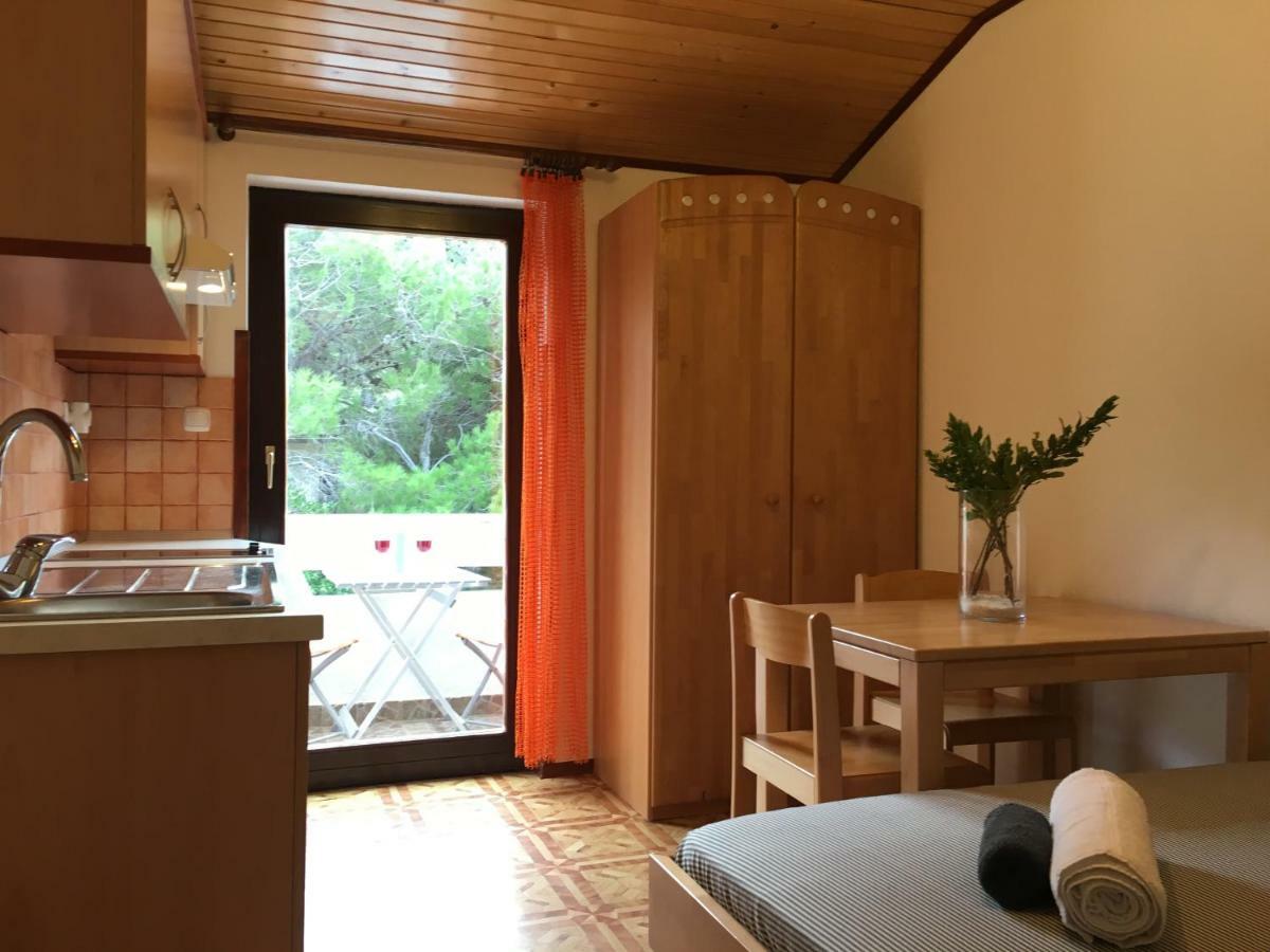 Apartmani Lisac Baska  Exterior photo