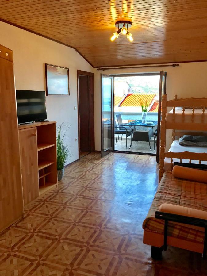 Apartmani Lisac Baska  Exterior photo