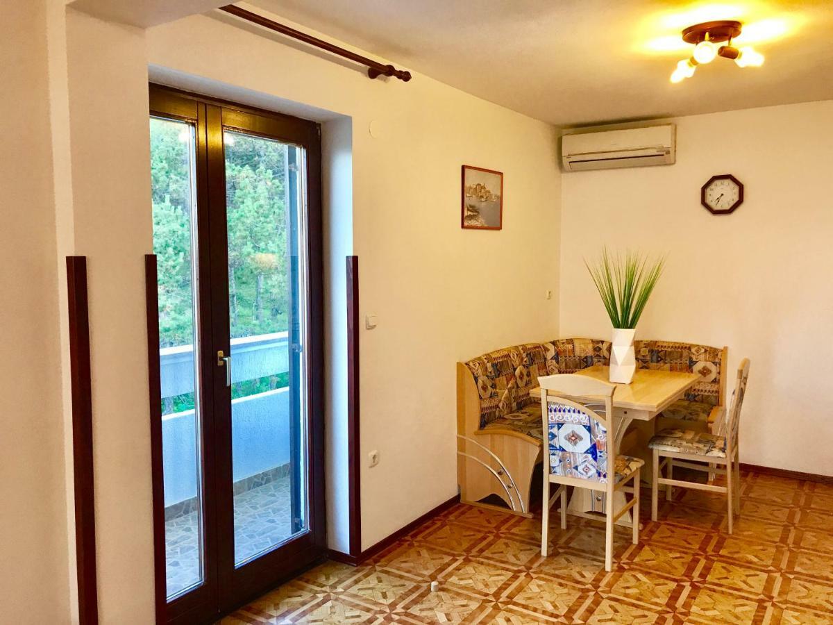 Apartmani Lisac Baska  Exterior photo