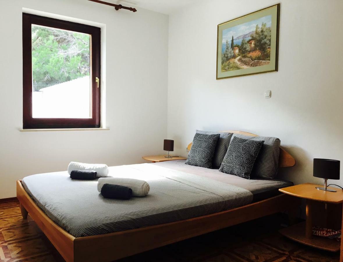 Apartmani Lisac Baska  Exterior photo
